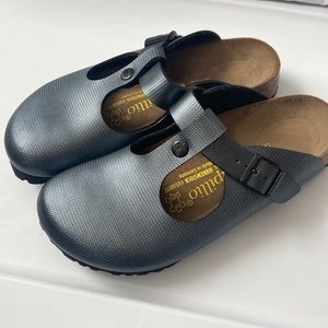 COPY - NWOT Birkenstock Boston clogs Papillio foot bed